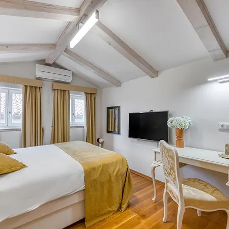 Apartment Palmotta Palace