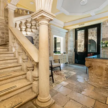 Apartment Palmotta Palace *
