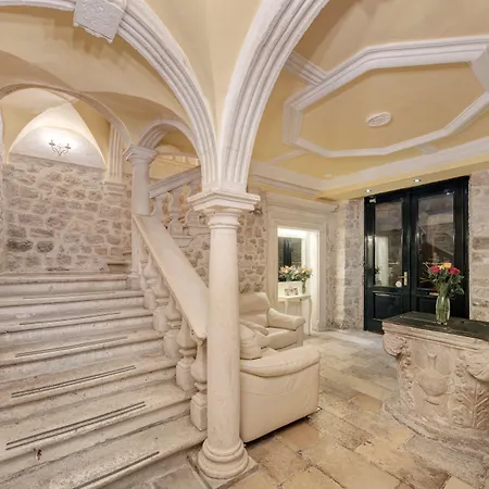 Palmotta Palace Apartmán *