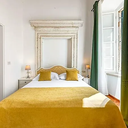 Palmotta Palace *