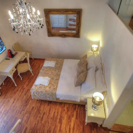 Palmotta Palace Apartment