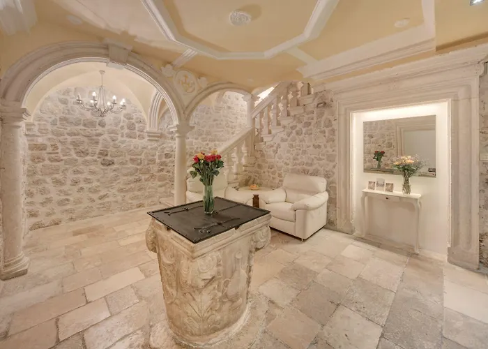 Palmotta Palace Апартаменты Дубровник